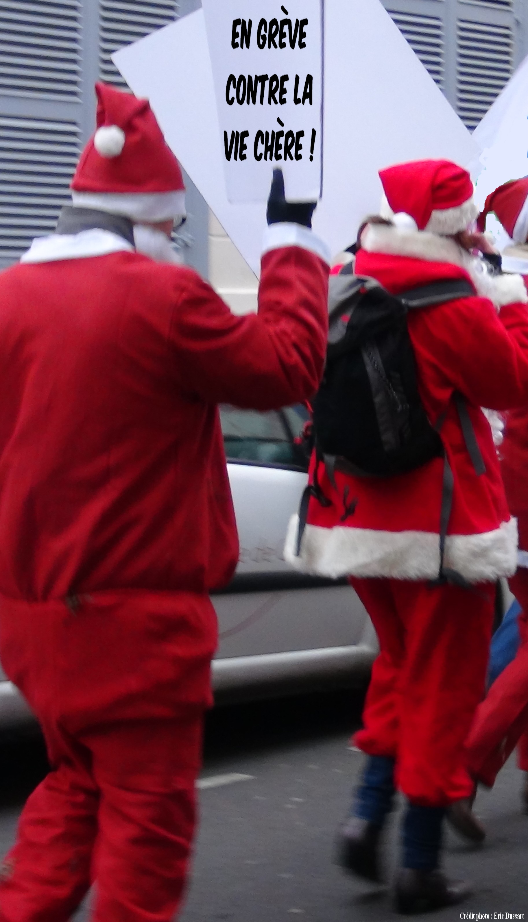 pères Noël en grève contre la vie chère