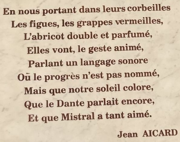 poème de Jean Aicard sur les fruits d'été figurant sur une sculpture située cours Lafayette à Toulon (photo prise par Eric Dussart)