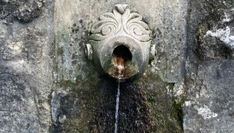 source dans massif Sainte Baume (photo Eric Dussart)