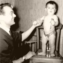 Jacques-Dussart-et-son-fils-Eric-en-avril-1962-a-Onnaing